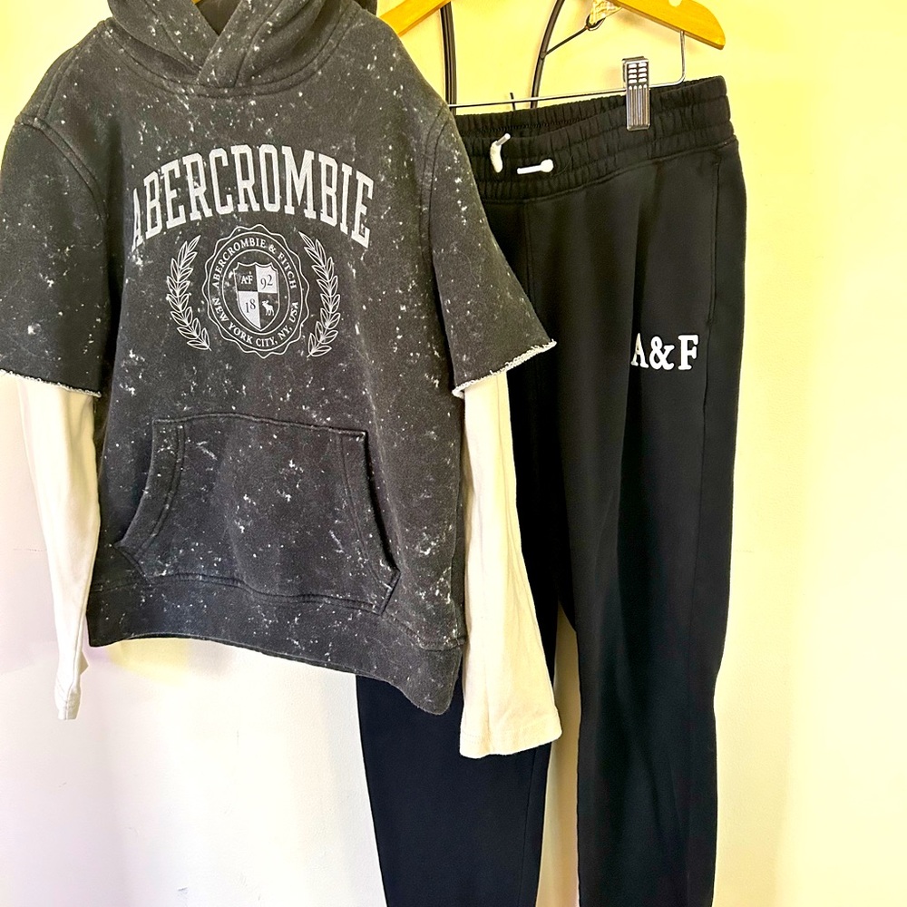 Sweat shirt/ pant bundle Abercrombie kids